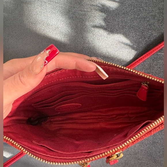 Gorgeous genuine leather red crossbody Fossil purse - Picture 8 of 8